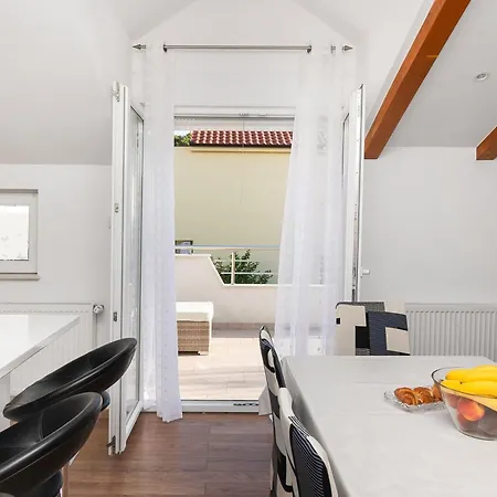 Karlo & Filip Apartman Sibenik